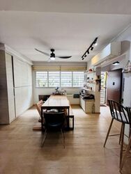 Blk 327 Jurong East Street 31 (Jurong East), HDB Executive #538023821